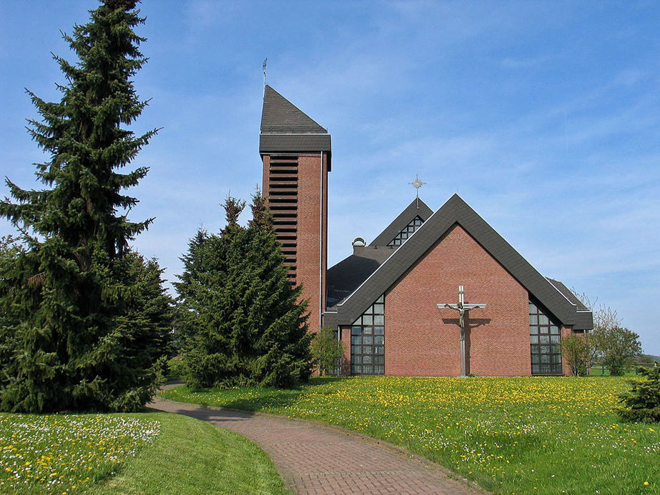 Katholische Kirche Zum Heiligen Kreuz Zierenberg (Foto Karl-Franz Thiede)